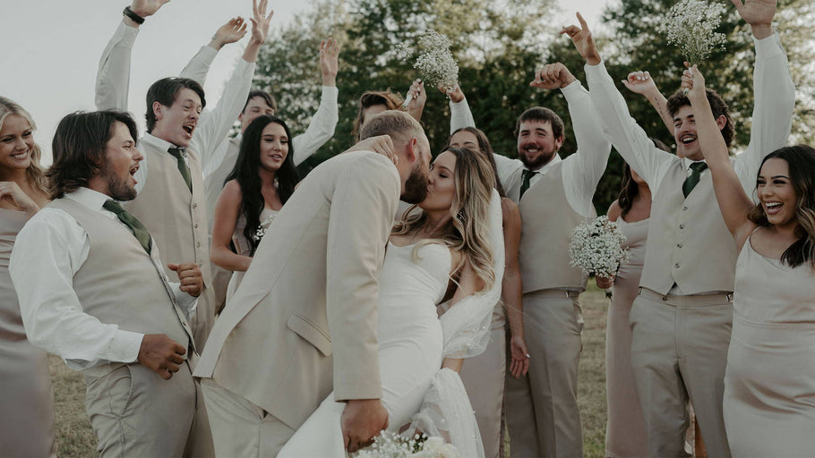 Garrett y Gabbie con el vestido Clo 