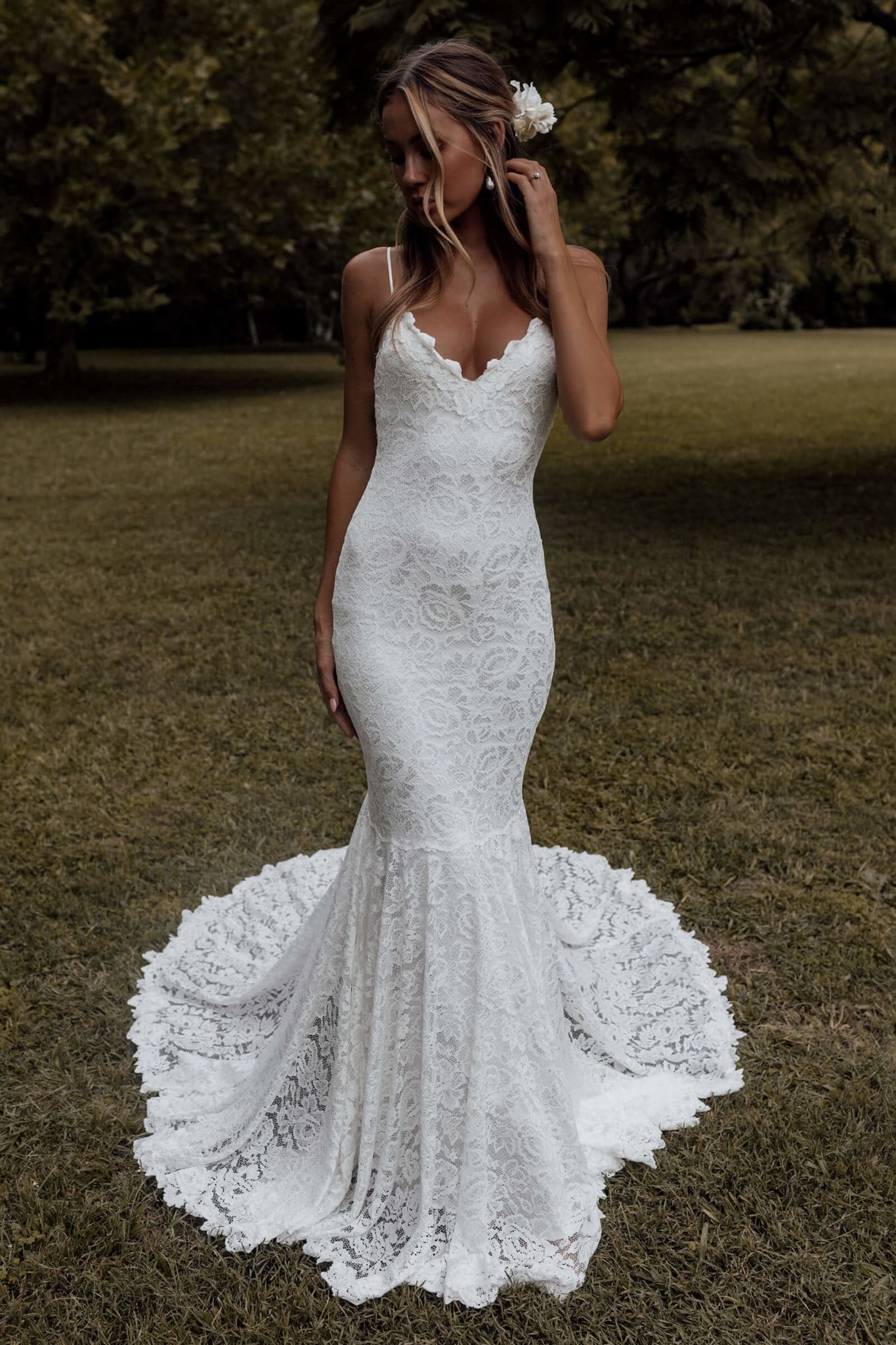 https://es.graceloveslace.com/cdn/shop/files/grace-loves-lace.shop_.wedding-dresses.clo-pearl-001_2e261c8b-3bd7-4a6f-b663-ed2e570b8a6c.jpg?v=1703134437